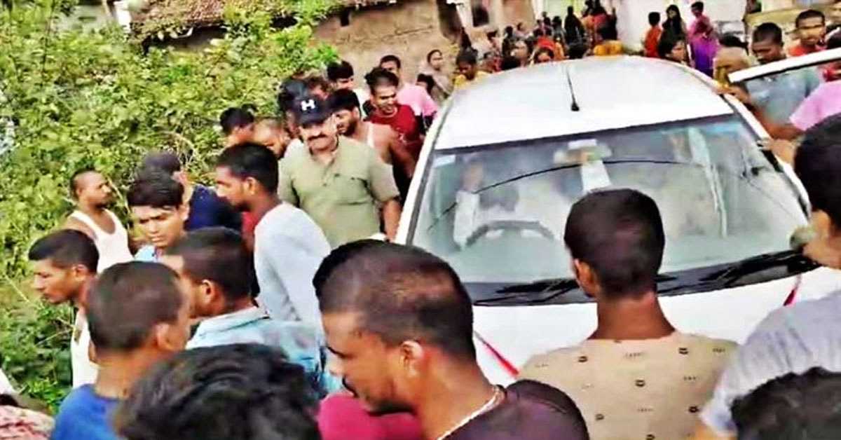 नीट पेपर लीक मामले में जांच के लिए बिहार के नवादा गई सीबीआई टीम पर हमला नीट पेपर लीक मामले में जांच के लिए बिहार के नवादा गई सीबीआई टीम पर हमला